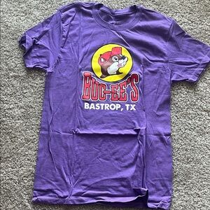 Buc-cees T shirt